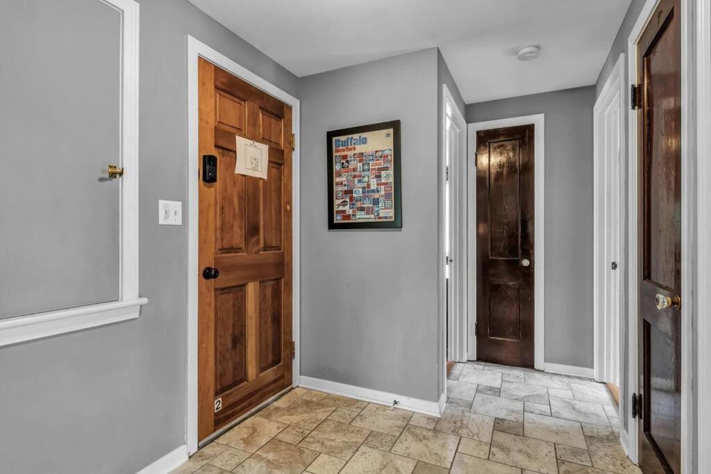 Gorgeous 2 Queen Bedroom Apartment In North Buffalo With 70 Inch Tv Eksteriør bilde